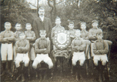 Frodsham: unidentified football team