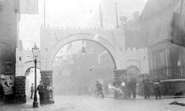 Northwich: Salt Arch in Witton Street 	
