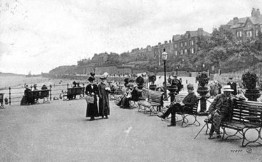 Seacombe: The Promenade 	