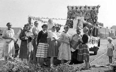 Disley: Harvest Queen Festival 	