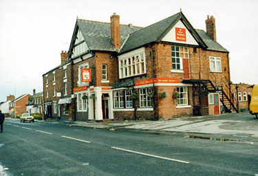 Winsford: Delamere Street, George and Dragon 	