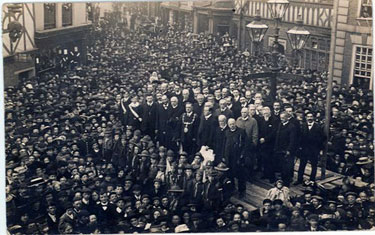 Northwich: Proclamation of Accession of King George V in the Bull Ring