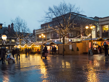 Chester: Christmas market in Town Hall Square