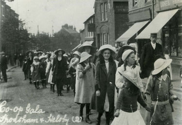 Frodsham: Co-op Gala procession, Church Street