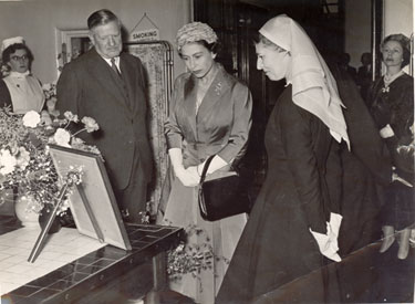 Chester: Royal Infirmary, Queen Elizabeth II