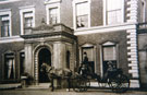View: FD02995 Frodsham: The Misses Wrights in carriage outside Castle Park House.
