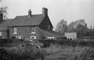 View: FDN1172 Frodsham: Rural House, hedge and field. 