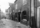 View: c01998 Northwich: Queen's Head, Church Street 	