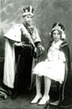 View: c09531 Ellesmere Port: children dressed as King and Queen