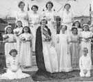 View: ch8928 Festival of Britain, Queen   retinue